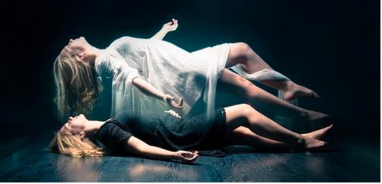 Mơ thấy người chết sống lại đánh con gì? Giải mã giấc mơ tại xổ số OK9 1 nằm mơ thấy người chết sống lại đánh số gì?